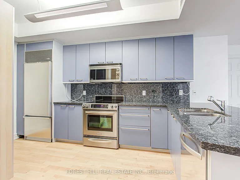 38 Avenue Rd #201 — Photo 17