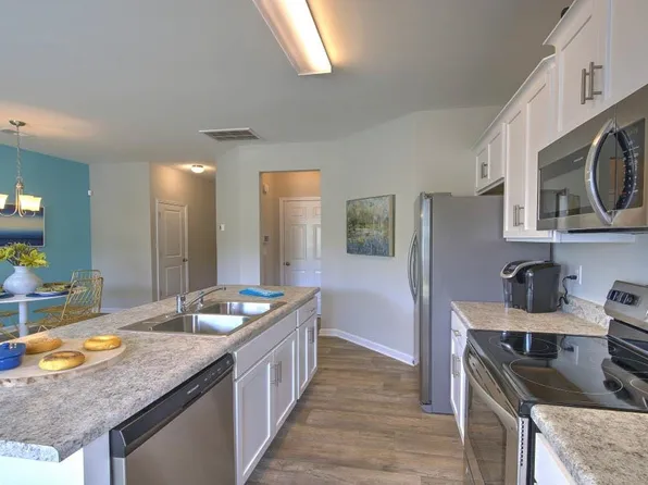 2346 Lily Dr, Haw River, NC 27258