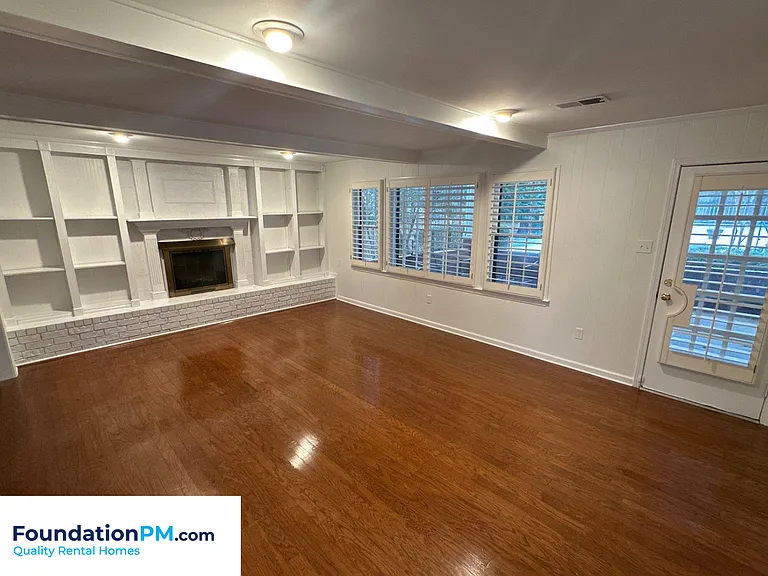 7939 Dovie Ln — Photo 13