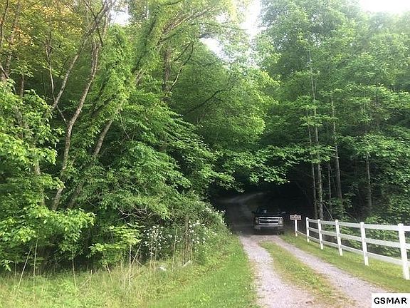 2nd image of 4 Johns Branch Rd