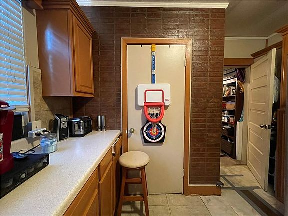4th image of 733 Whitney Ave