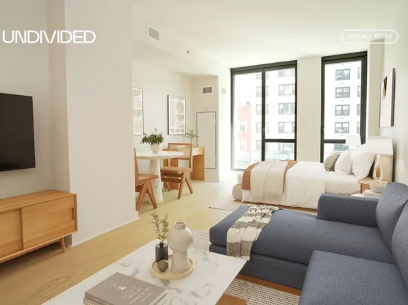 160 East 22nd Street 3E image 2 of 11