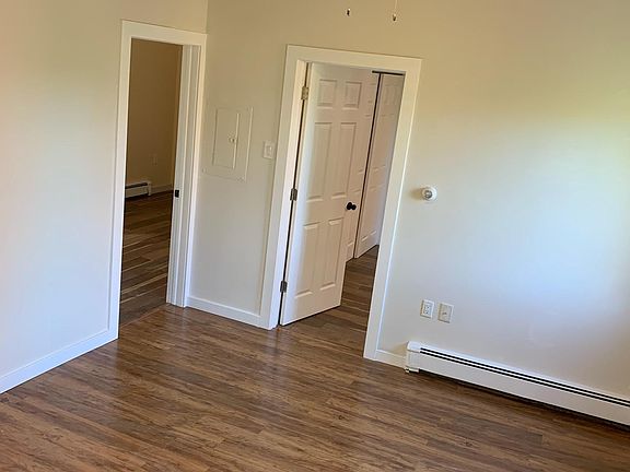 3rd image of 568 River St APT 3R