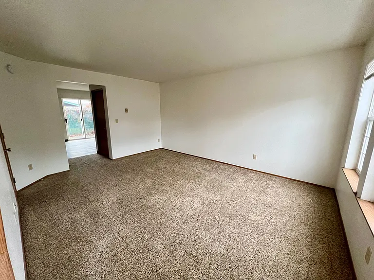 The 48th St Apartments — Photo 11