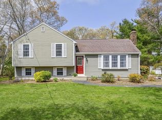 25 W Pond Rd, Plymouth, MA 02360