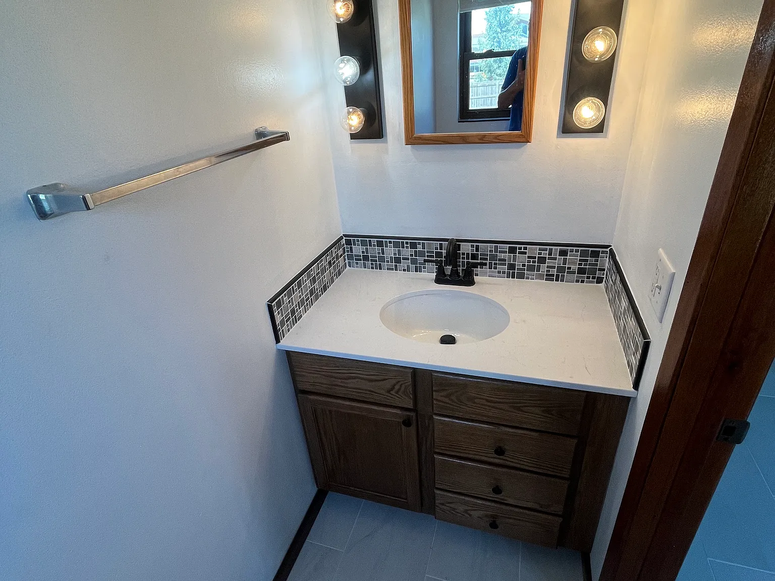 3 bed, 2.5 bath, 1500 sqft, $1,800 — Photo 4