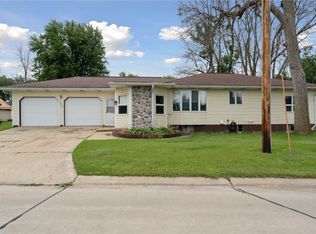 314 Maiden St, Center Point, IA 52213