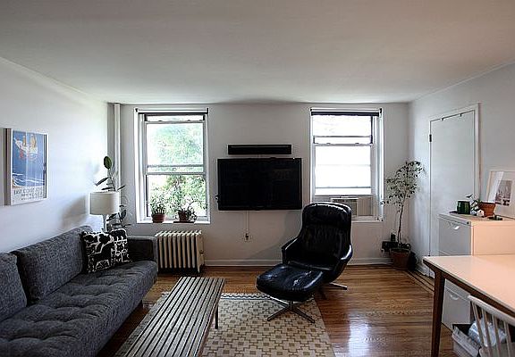 3rd image of 272 Henry St #3B