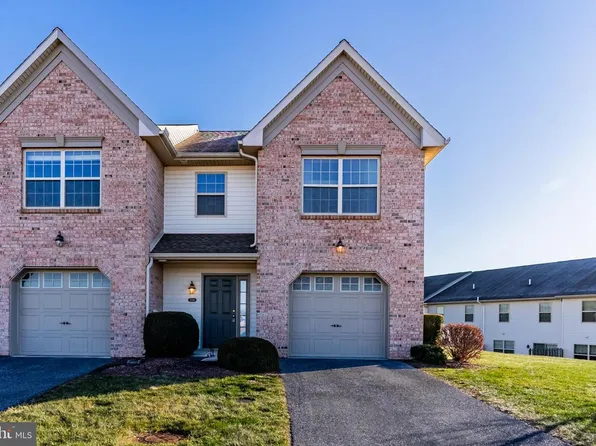 216 Melbourne Ln, Mechanicsburg, PA 17055