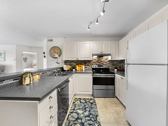 4th image of 2020 Cleaver Ave #301