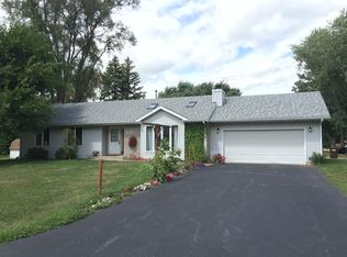 616 E Van Buren St, Marengo, IL 60152