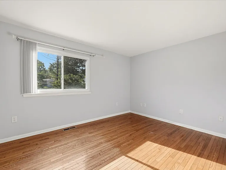 5481 Saddler Ln — Photo 14