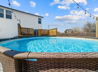 660 Viewpoint Dr, Poteet, TX 78065