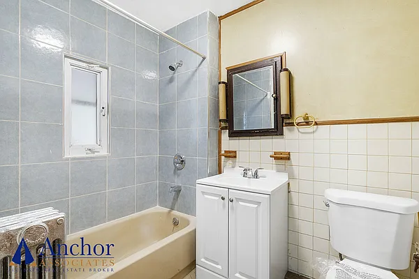 Rented by Anchor Associates | media 10