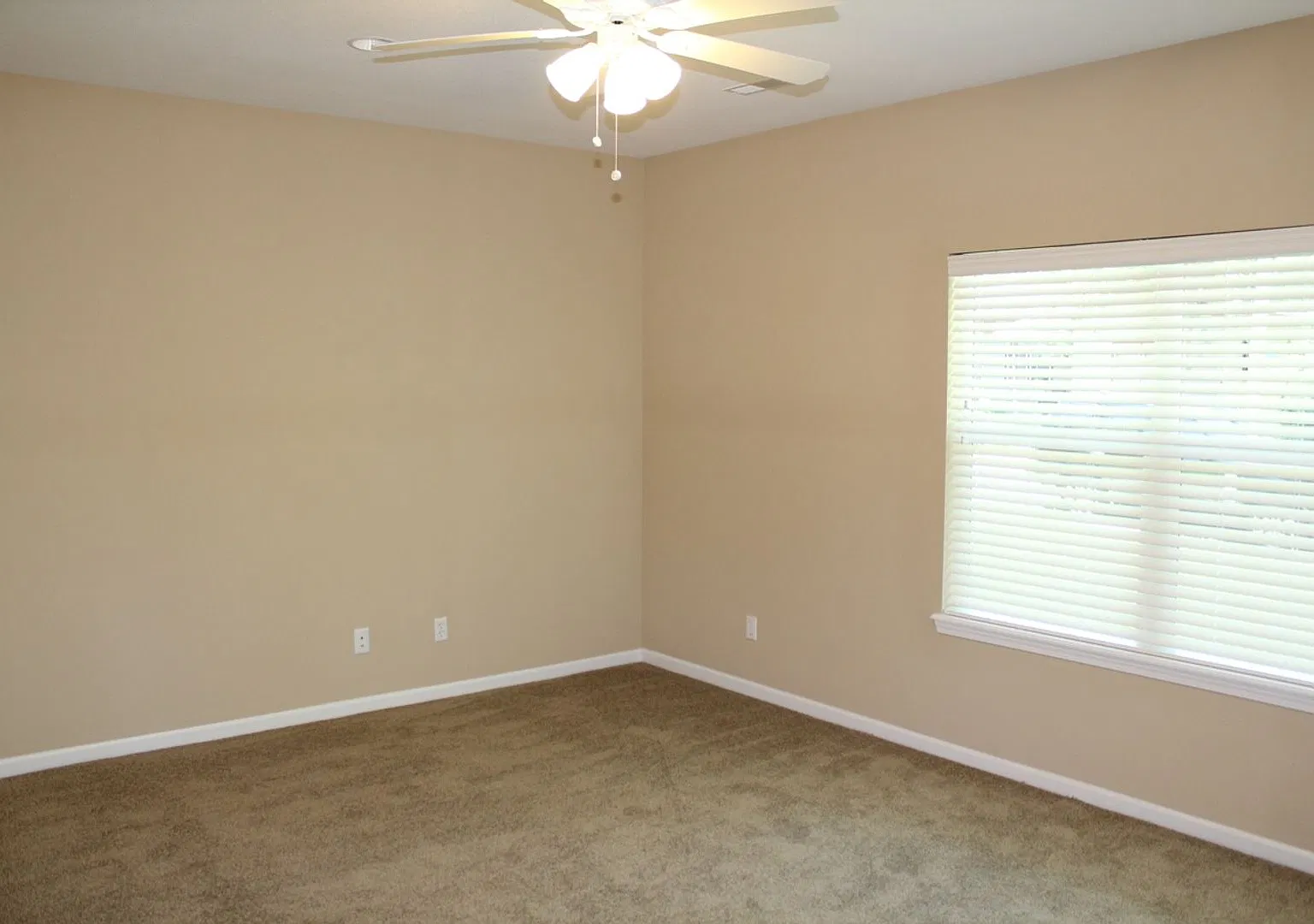 1507 Brighton St — Photo 3