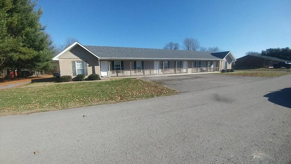 2 bed, 1000 sqft, $1,100 — Photo 1