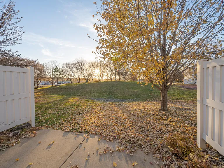 7786 Village Pl — Photo 16