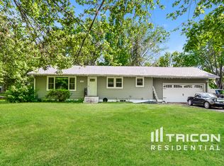 408 Riverview Dr, Monticello, MN 55362
