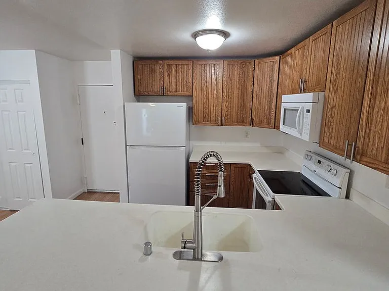 6131 Rancho Mission Rd #106 — Photo 4