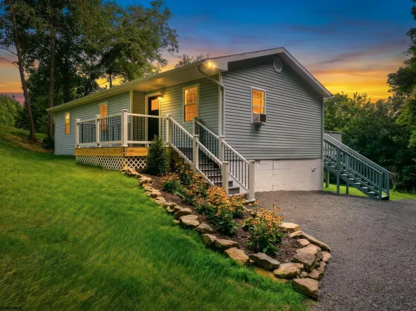 184 Warm Hollow Rd, Morgantown, WV 26508