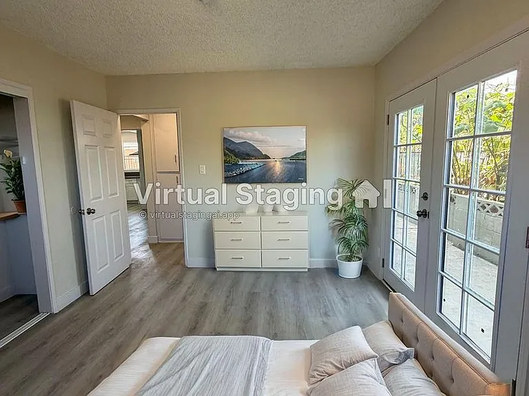 1334 W 93rd St — Photo 3