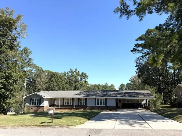2004 Azure Dr, Dothan, AL 36303