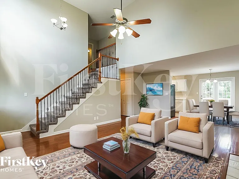 3745 Nadia Dr — Photo 4