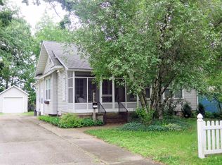 206 East St, Decorah, IA 52101