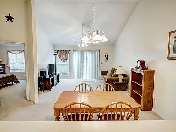 4th image of 5375 Millstone Ct Unit 4F