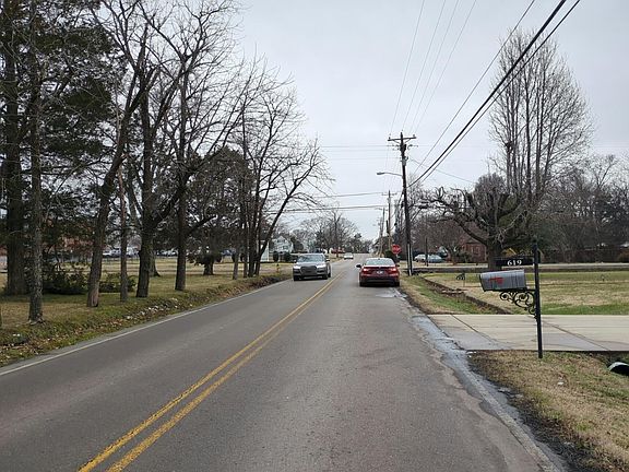 5th image of 619 W Spring St