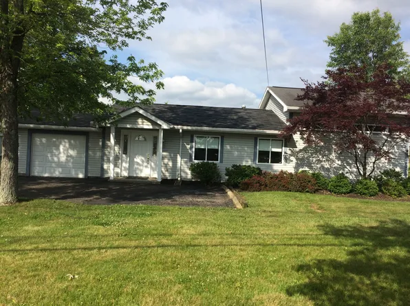143 Robinhood Dr, Cranberry Township, PA 16066