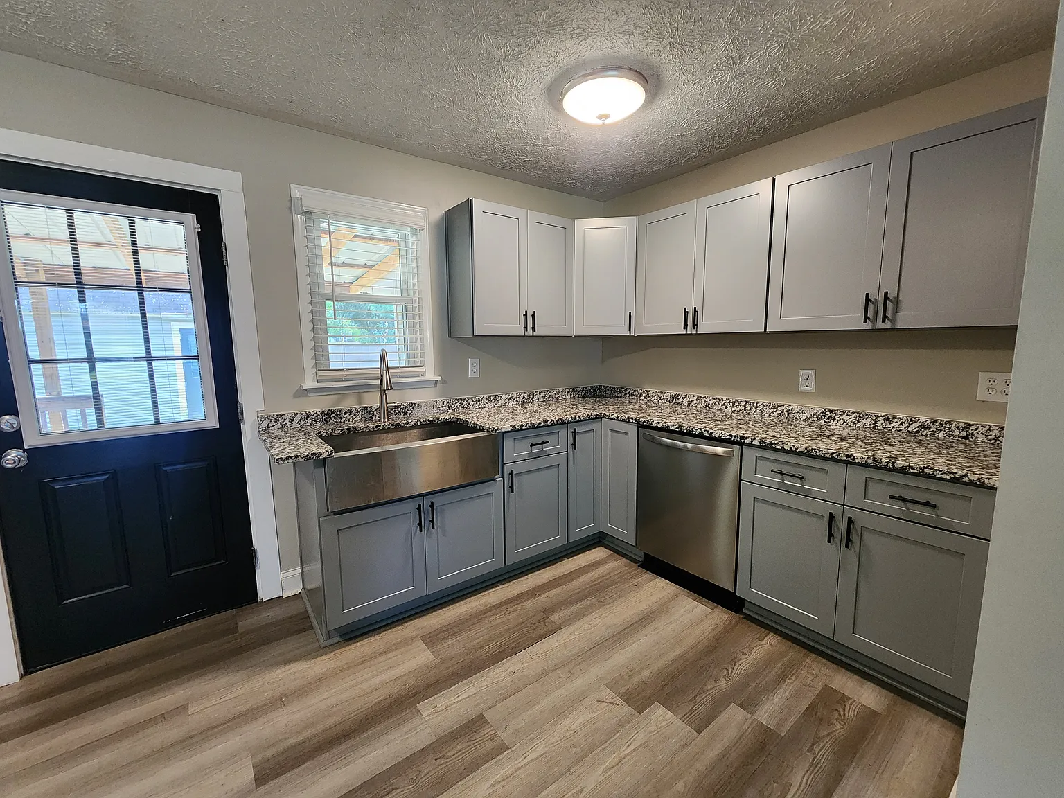 3 bed, 1224 sqft, $1,450 — Photo 4