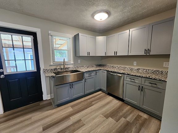 4th image of 111 Kingsbury Cir