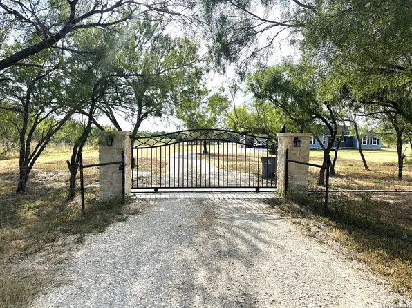 2171 & 2155 County Road 5710, Devine, TX 78016