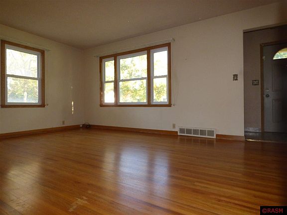 2nd image of 414 N Belmont Dr