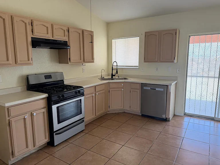 1728 Aquilla Jane Ct — Photo 8