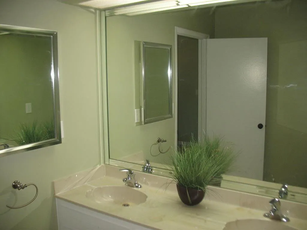 3 bed, 2.0 bath, 1742 sqft, $3,195 — Photo 3