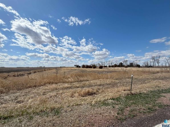 44281 270th St, Marion, SD 57043