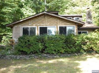 64 Bearfort Rd, West Milford, NJ 07480