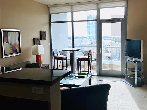 5th image of 253 10th Ave Unit 1205