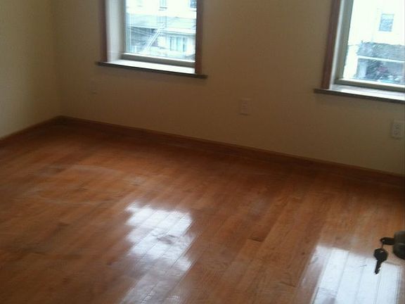 3rd image of 440 56th St