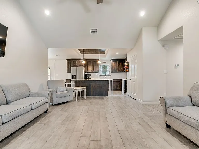 2601 Houston Ct — Photo 12