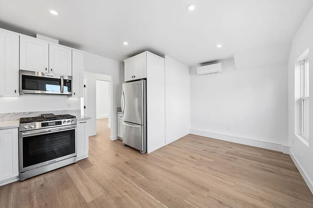 2 bed, 496 sqft, $3,800 — Photo 4