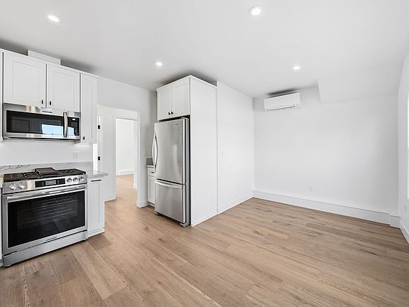 4th image of 319A Ramona Dr
