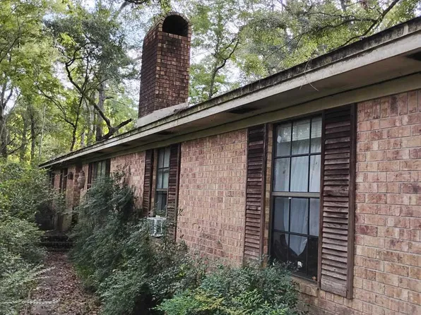 136 Navarro Rd, Cantonment, FL 32533