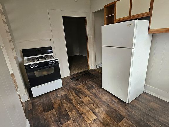4th image of 810 E 21st St