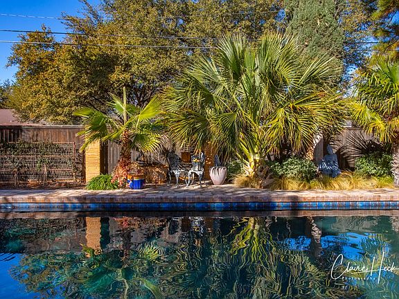 4th image of 1404 Country Club Dr