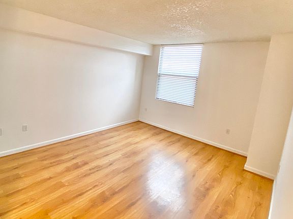3rd image of 1301 N Speer Blvd #903
