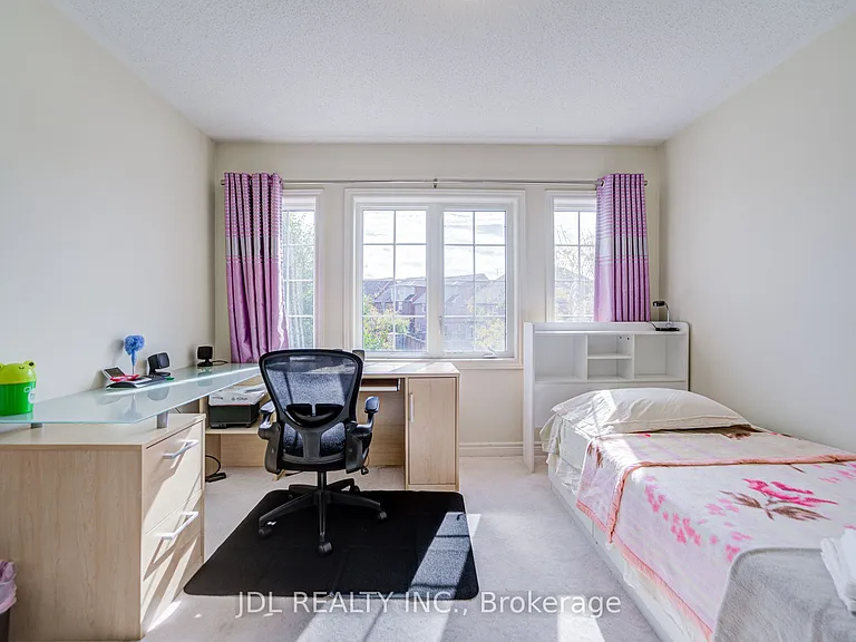 1139 Cenotaph Blvd — Photo 30