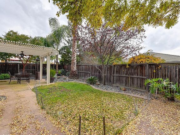 3rd image of 7147 Claremont Cir